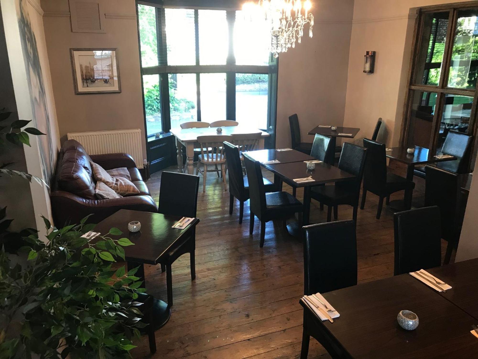 Hotel The Dalbury And Palmer With Free Parking 2*